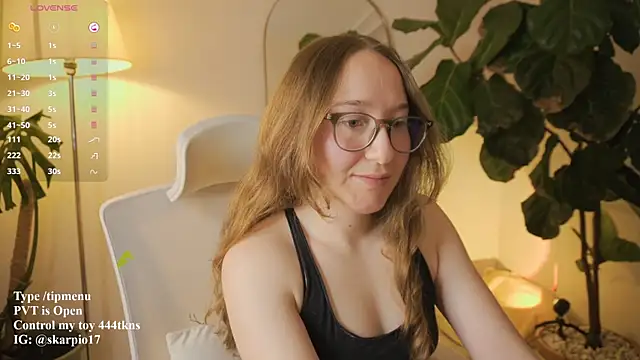 Scarlett NoirMuse online show from April 3, 3:26 am