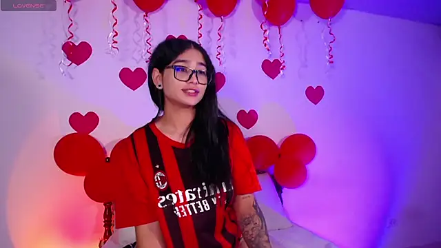 Snapshot of thalia_069 chatting on February 18, 2:16 pm thalia 069 online show from February 18, 2:16 pm