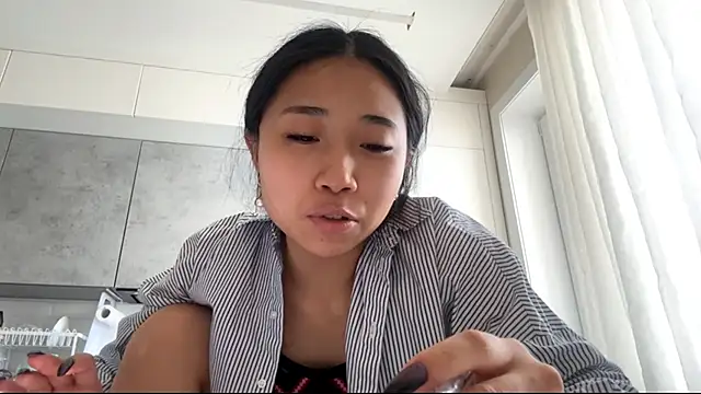 SweetMiaXO online show from March 16, 3:42 am