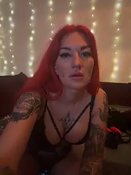 MrsRedFoxy online show from February 25, 9:46 pm