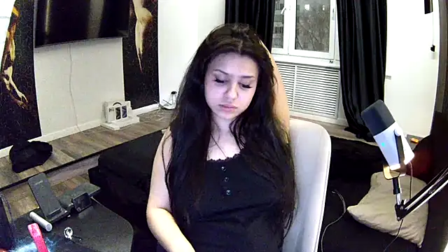 Nicole pretty online show from February 2, 2:54 am