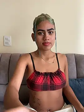 baby julieta5 online show from July 19, 2:08 pm