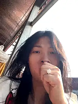 Lyn-be99 online show from April 6, 1:38 am