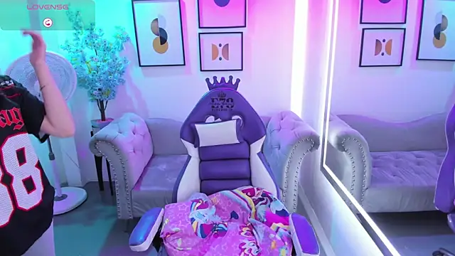 Victoria  doll online show from March 25, 12:19 pm