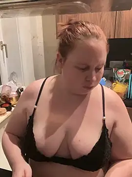 Sarahtjeuh  online show from April 9, 11:32 pm