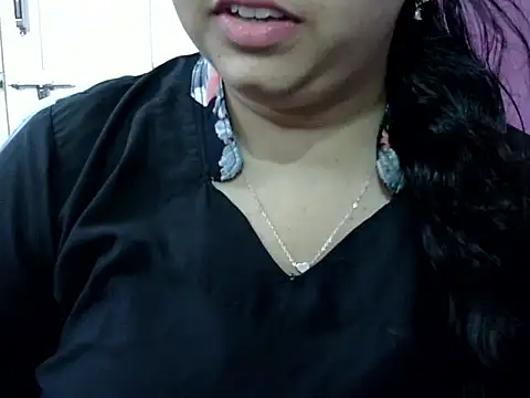 Cute Aliyaa online show from March 30, 12:49 pm