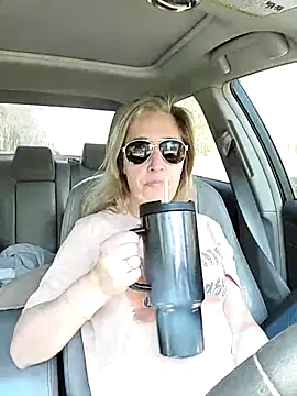 Sunflower0025 online show from March 5, 5:53 pm