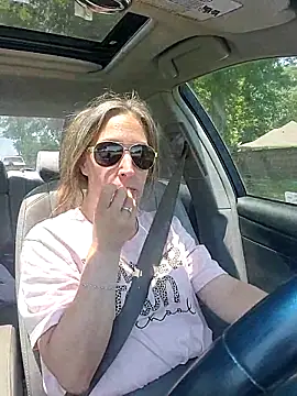 Sunflower0025 online show from May 18, 5:52 pm