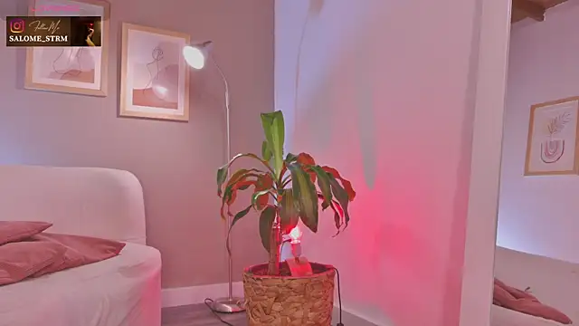 SalomeStorm  online show from July 23, 1:52 pm