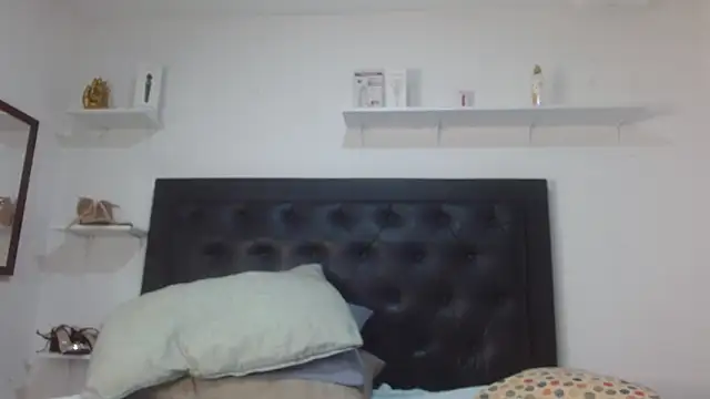 Curvy Sarah  online show from March 1, 2:39 pm