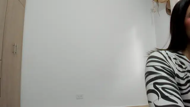 Hannakitten77 online show from March 5, 10:38 pm