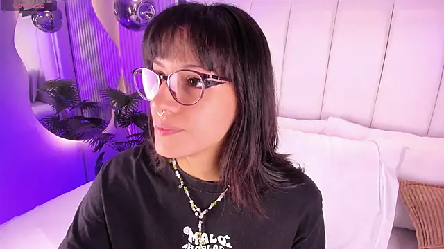 ViolettaColinss online show from April 16, 11:43 am