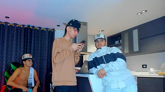 TheBatMansion online show from February 19, 11:14 pm