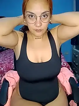 kuramaqueen online show from May 30, 6:11 am