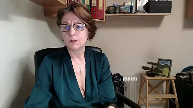 katemodel online show from May 27, 6:54 am
