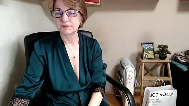 katemodel online show from March 20, 6:51 am