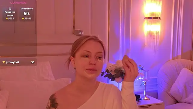 MollyHilton online show from March 17, 8:13 pm