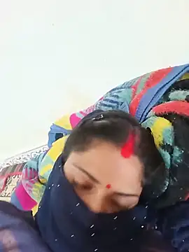 Poojaxx56 online show from July 18, 7:44 am