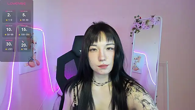 AliceeinWonderlanddd online show from June 8, 2:34 am