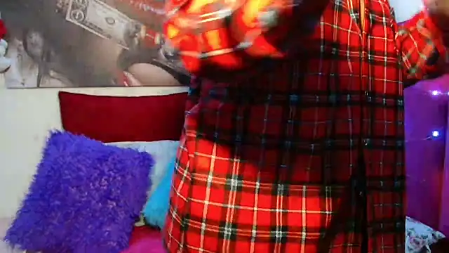 Moreish-06 online show from April 12, 6:22 pm