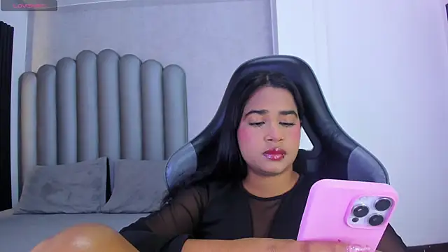 Shirleytaylor- online show from April 15, 11:44 am