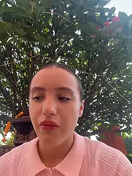 MiaTee online show from April 5, 2:10 am