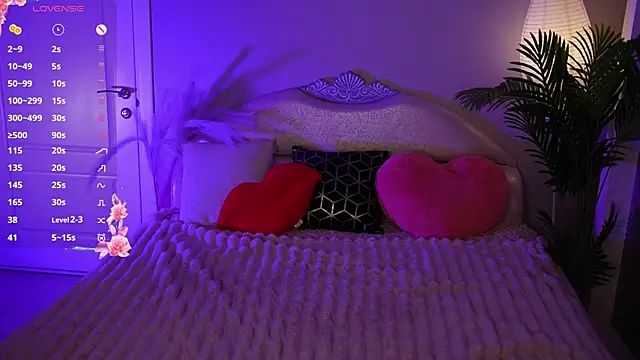 Milana Moons online show from July 31, 1:56 pm