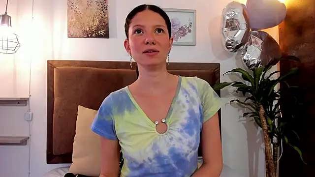 sofy bonnet online show from February 20, 7:58 pm