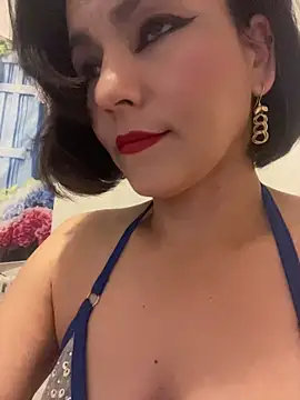 eva luz online show from June 25, 8:10 pm