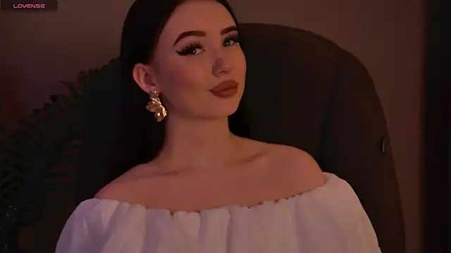 ArianaLim online show from May 7, 4:11 pm