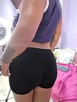 Noa Baker online show from May 9, 2:52 pm