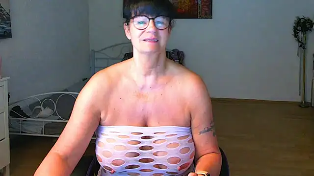 Sylly online show from June 3, 6:03 am