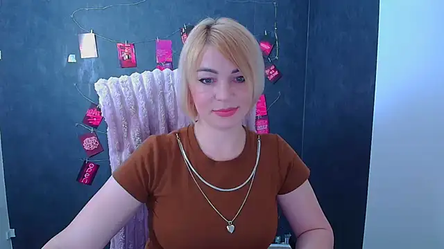 CuttieEmma online show from June 20, 1:03 pm
