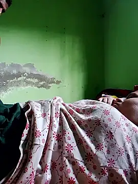 Romantic-Couple999 online show from April 21, 10:22 am