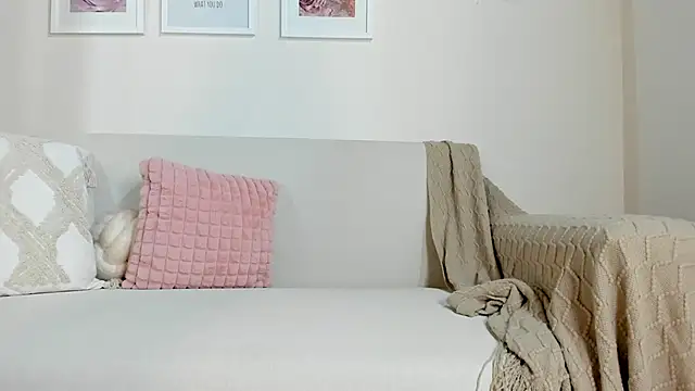 Mia Rosee1 online show from April 15, 12:22 am