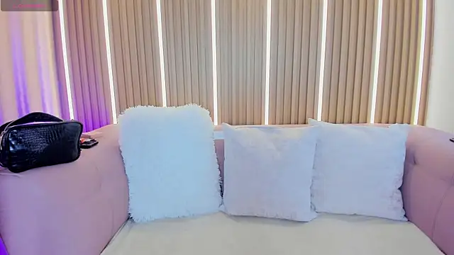 Luna Millers online show from June 2, 4:24 am