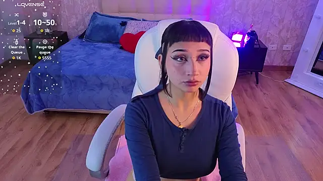 mia bloom2 online show from June 15, 5:29 am