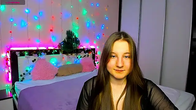 EvaxCharm online show from February 12, 9:33 am