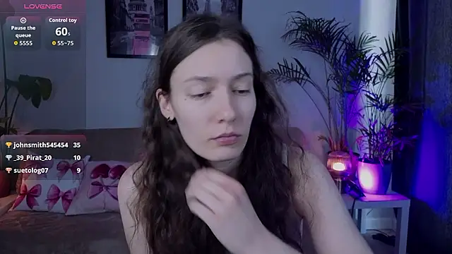 VioletaBloom online show from February 28, 12:15 pm