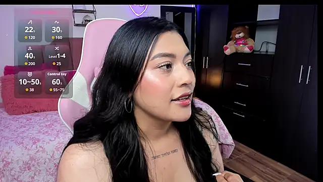 SiennaBloom online show from February 7, 11:47 am