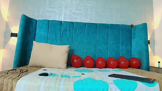 dulcenena moon online show from February 15, 11:53 am