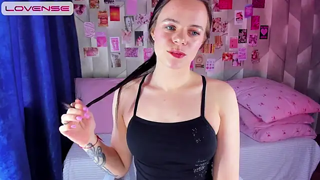 Alanna Pow online show from March 26, 4:25 am