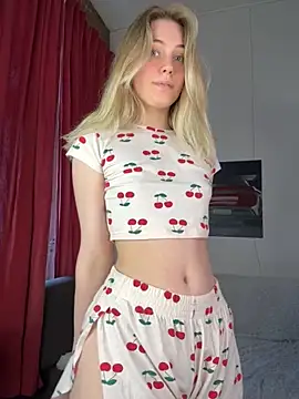 LovelyMiu online show from May 9, 2:19 pm