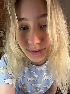 LovelyMiu online show from February 23, 3:33 pm