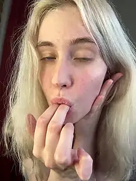 LovelyMiu online show from July 5, 3:07 pm