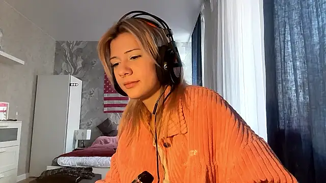 LadyFoxLove online show from February 21, 11:55 am