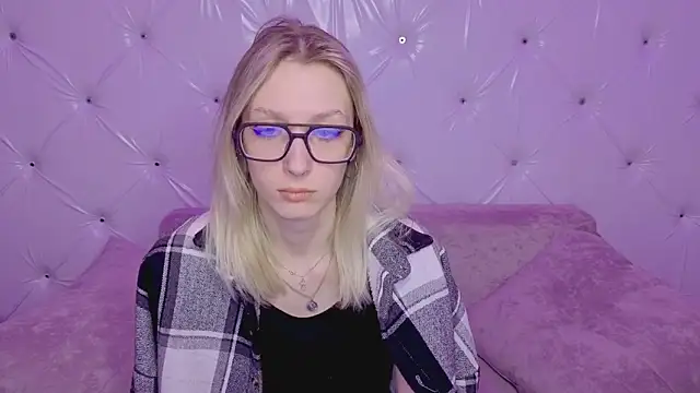 Akiro Kim7 online show from February 24, 1:49 am