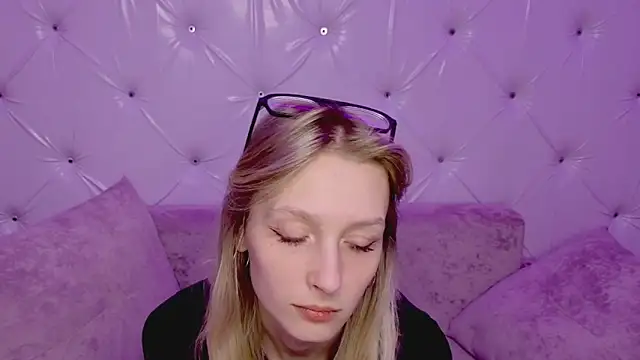 Akiro Kim7 online show from February 21, 2:23 am