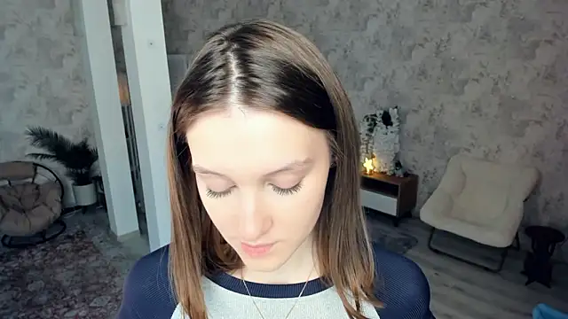 LianneBynon online show from February 23, 8:58 am