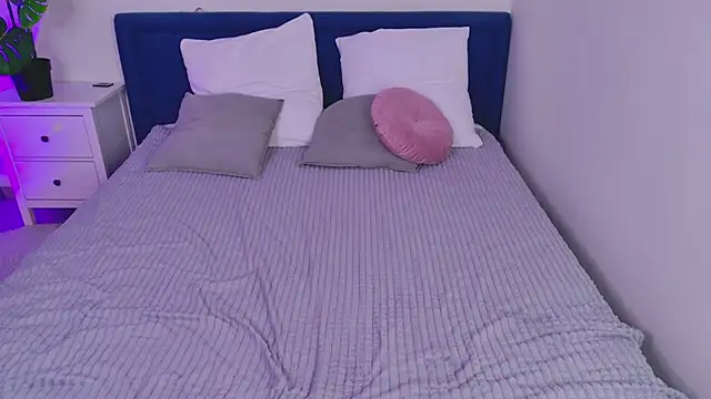 cutie wuwu online show from March 29, 3:11 pm